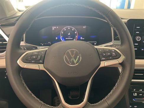 New 2025 Volkswagen Taos SE image 25