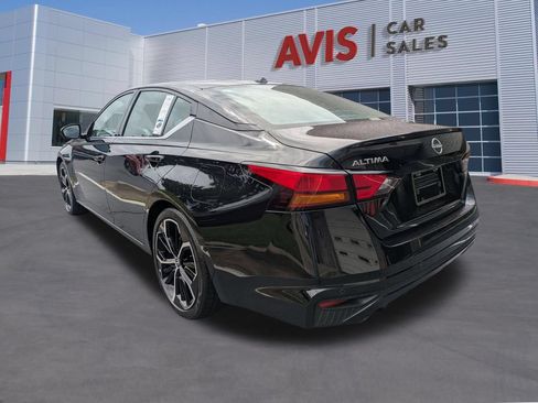 Used 2025 Nissan Altima 2.5 SR FWD image 9