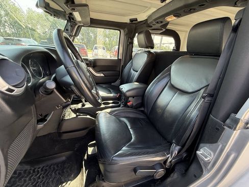 Used 2014 Jeep Wrangler Sahara w/ Connectivity Group AWD/4WD image 12