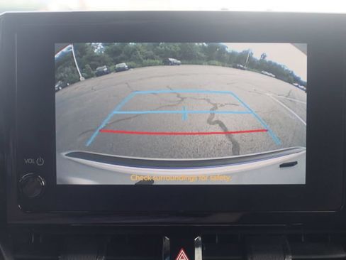 Used 2025 Toyota Corolla LE FWD image 18