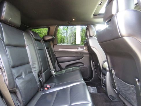 Used 2018 Jeep Grand Cherokee Limited AWD/4WD image 16