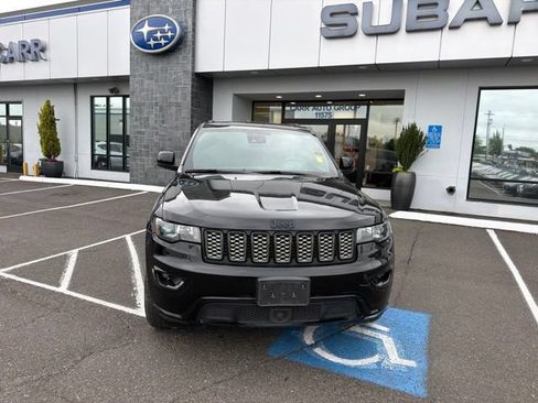 Used 2021 Jeep Grand Cherokee Laredo X AWD/4WD image 2