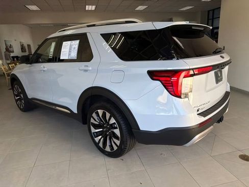 Used 2025 Ford Explorer Platinum w/ LUX Leather Package image 6