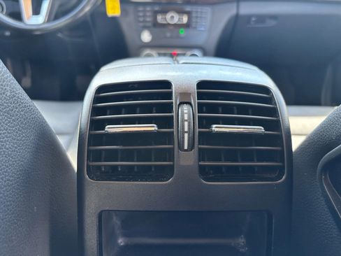 Used 2015 Mercedes-Benz GLK 350 2WD image 29