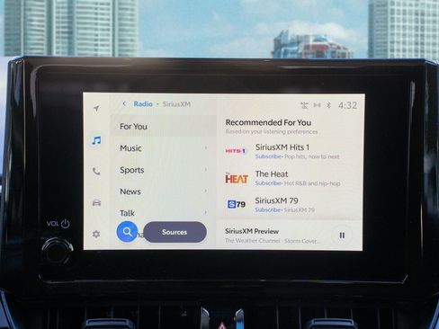 Used 2025 Toyota Corolla LE image 21