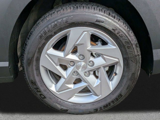 Used 2024 Hyundai Kona SE FWD image 11