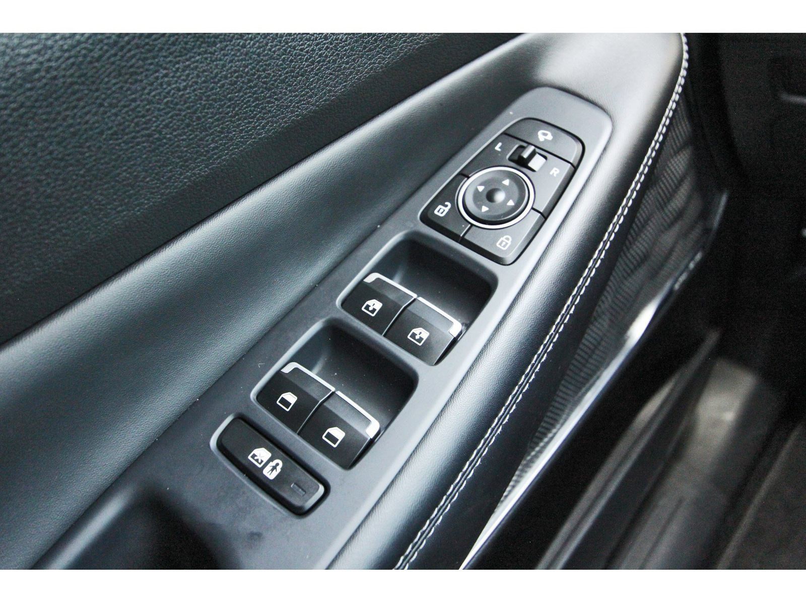 Used 2023 Hyundai Santa Fe Limited AWD/4WD image 22