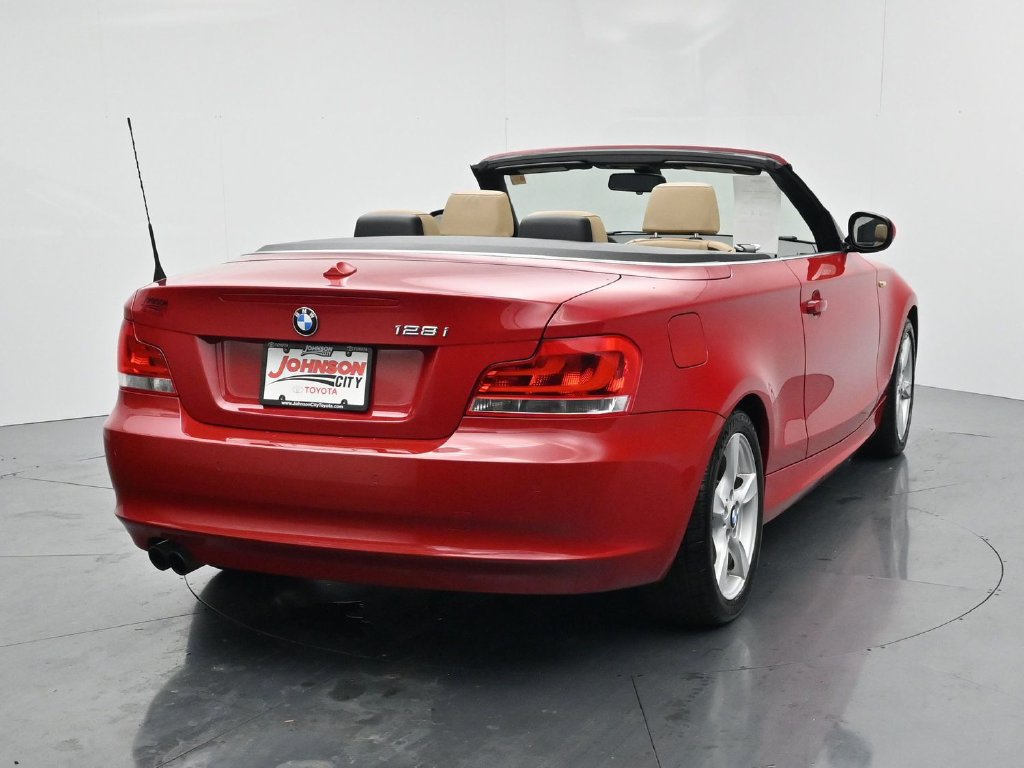 Used 2012 BMW 128i Convertible RWD image 6