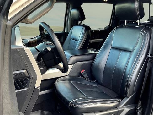 Used 2019 Ford F150 Lariat w/ Equipment Group 502A Luxury image 14