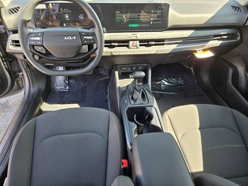 New 2026 Kia K4 FWD image 19
