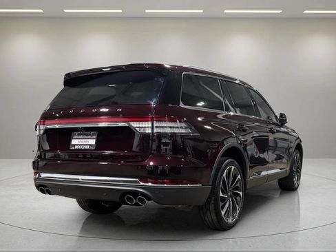 Certified 2024 Lincoln Aviator Reserve w/ Equipment Group 201A AWD/4WD image 3