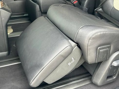 Used 2025 Toyota Sienna Platinum AWD/4WD image 35