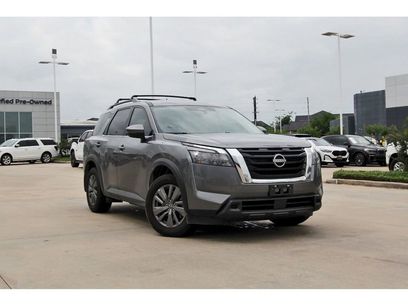 Used 2025 Nissan Pathfinder SV