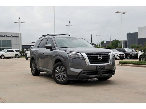 Used 2025 Nissan Pathfinder SV FWD image 1