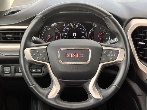 Used 2023 GMC Acadia Denali w/ Denali Ultimate Package FWD image 10