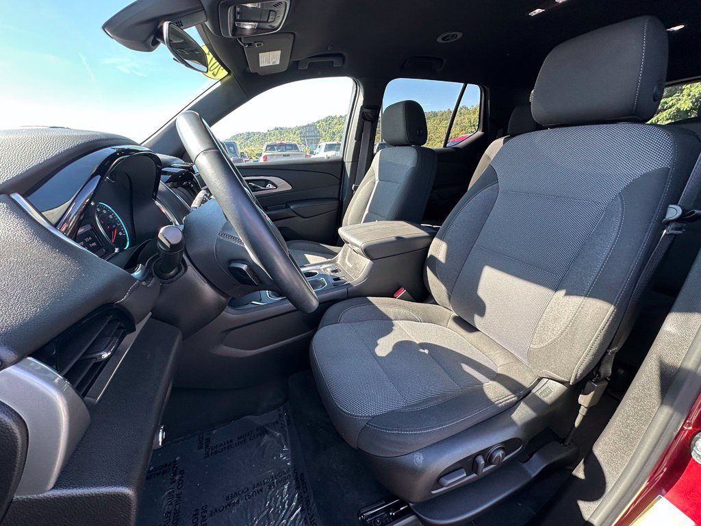 Used 2023 Chevrolet Traverse LT AWD/4WD image 18