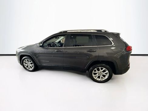Used 2018 Jeep Cherokee Latitude Plus w/ Cold Weather Group image 9