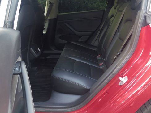 Used 2022 Tesla Model 3 Standard Range RWD image 9