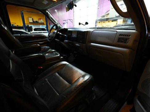 Used 2003 Ford F350 XLT image 35