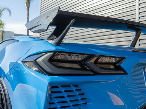 Used 2021 Chevrolet Corvette Stingray Premium Cpe w/ Z51 Performance Package image 16