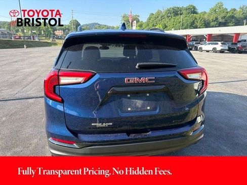 Used 2022 GMC Terrain SLE w/ Driver Convenience Package AWD/4WD image 11