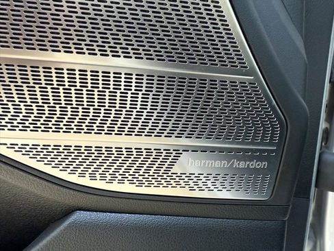 Used 2024 Hyundai Palisade Calligraphy image 12