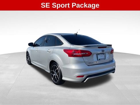 Used 2015 Ford Focus SE w/ SE Sport Package image 3