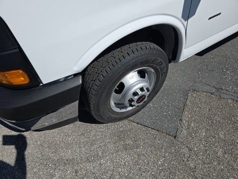 New 2025 GMC Savana 3500 Extended w/ Power Convenience Package image 9