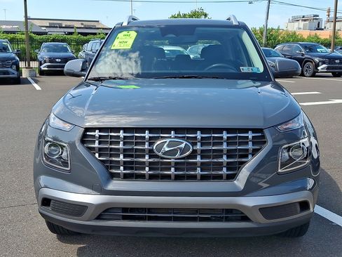 Certified 2024 Hyundai Venue SEL FWD image 2