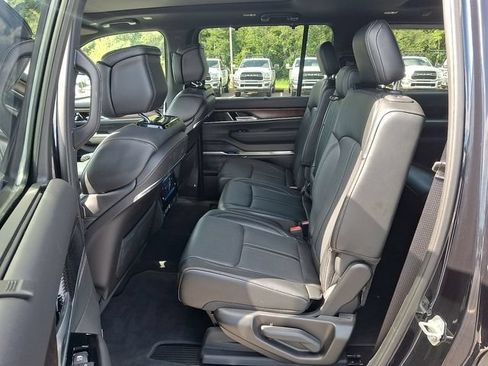 Used 2025 Jeep Grand Wagoneer 4WD w/ 8-Passenger Seating Package image 10