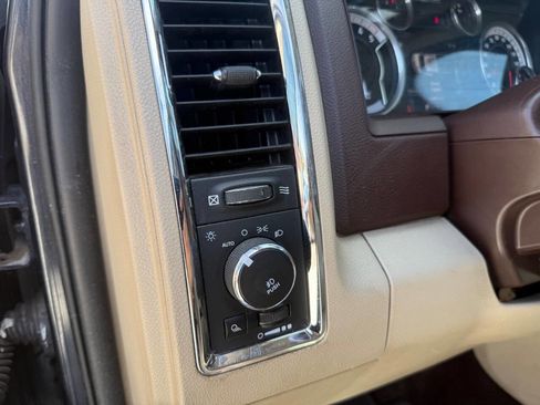 Used 2015 RAM 1500 Laramie w/ Convenience Group image 28