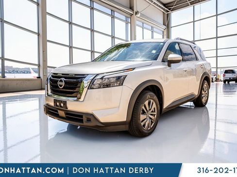 Used 2025 Nissan Pathfinder SV FWD image 26