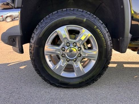 Used 2021 Chevrolet Silverado 2500 LTZ w/ LTZ Convenience Package AWD/4WD image 11