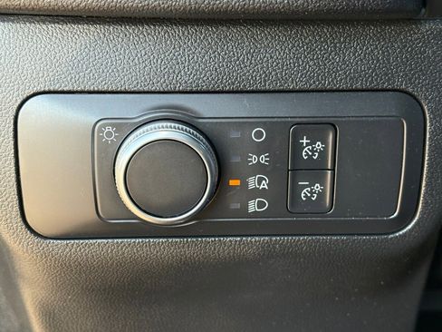 Used 2021 Ford Escape SE image 17