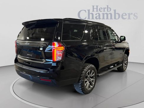 Used 2023 Chevrolet Tahoe Z71 w/ Luxury Package AWD/4WD image 3