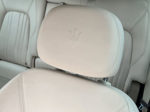 Used 2019 Maserati Levante GranLusso AWD/4WD image 22