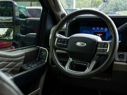 Used 2025 Ford F450 Platinum w/ Platinum Plus Package AWD/4WD image 24