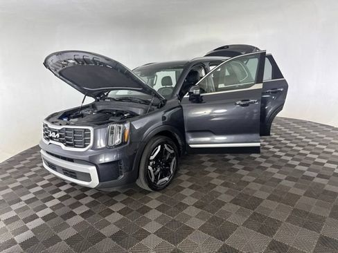 Certified 2025 Kia Telluride S FWD image 12