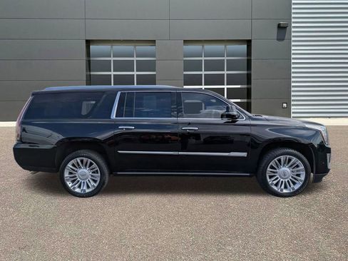 Used 2020 Cadillac Escalade ESV Platinum AWD/4WD image 4