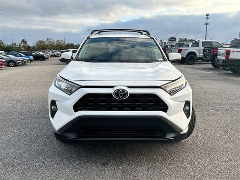 Used 2021 Toyota RAV4 XLE w/ Convenience Package image 5