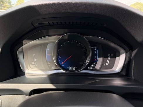 Used 2016 Volvo S60 T5 R-Design FWD image 2