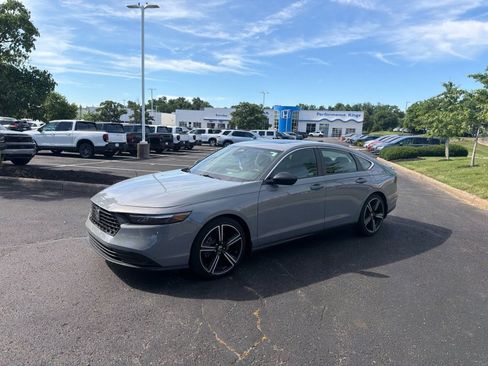 Used 2023 Honda Accord Sport image 8