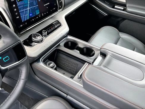 Certified 2025 Ford Expedition Active AWD/4WD image 16