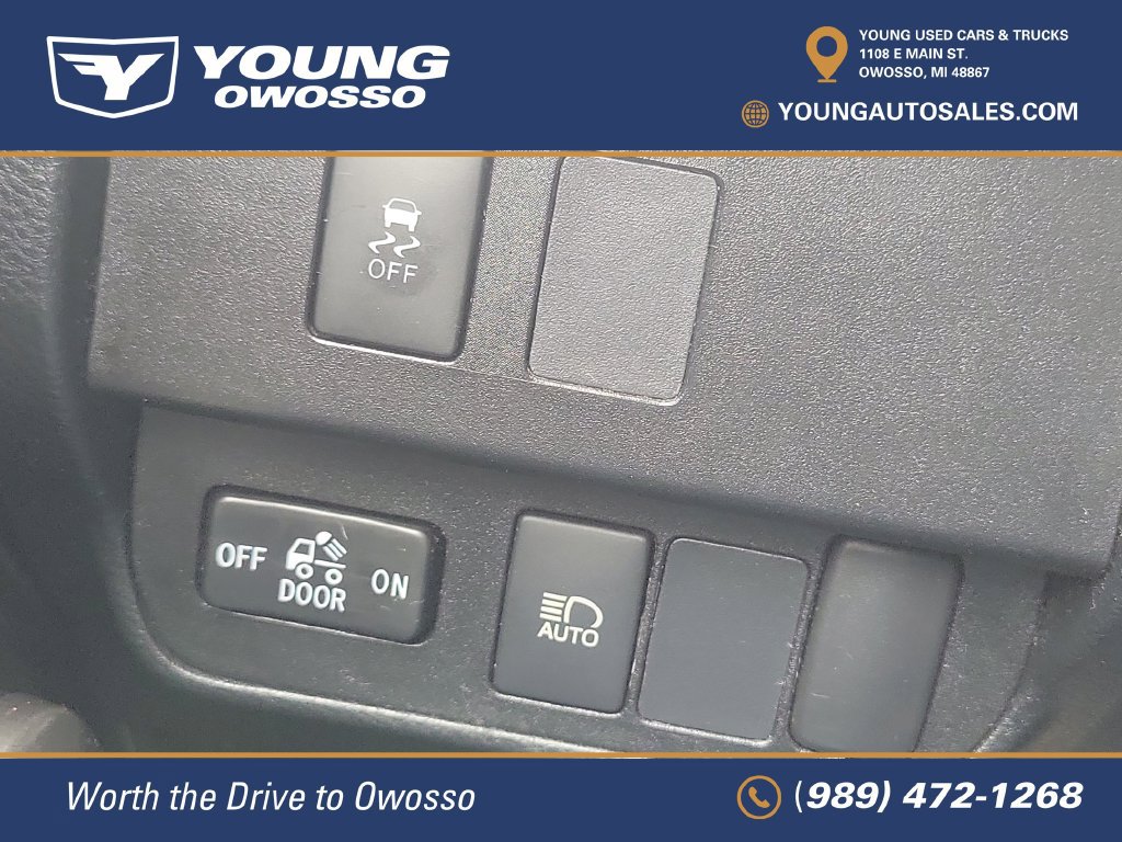 Used 2021 Toyota Tacoma SR5 AWD/4WD image 12