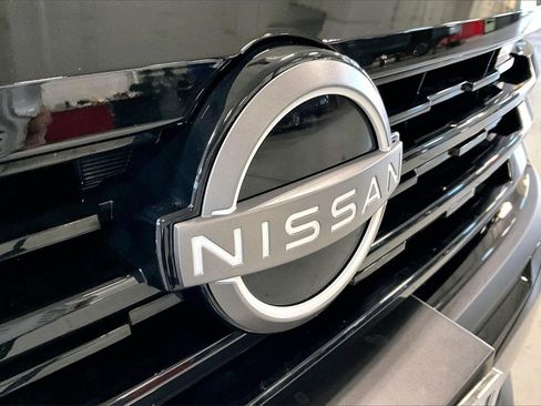 Certified 2025 Nissan Kicks SV w/ Illumination Package image 7