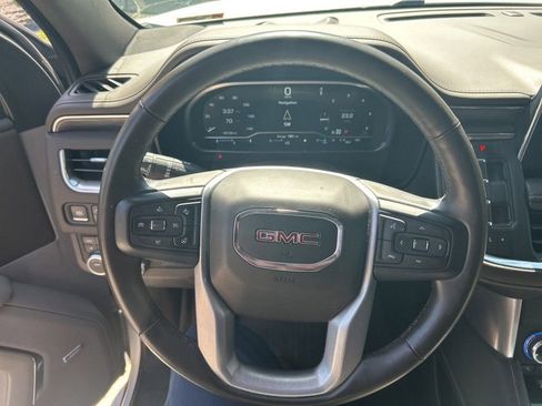 Used 2023 GMC Yukon XL SLT w/ SLT Luxury Package AWD/4WD image 8