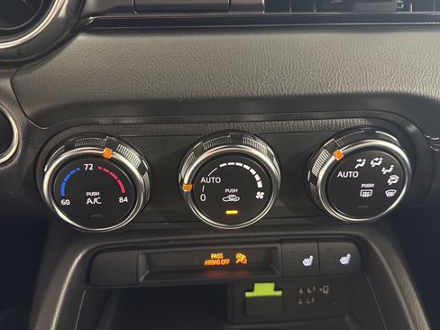 Used 2021 MAZDA MX-5 Miata Grand Touring RWD image 19