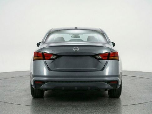 Used 2025 Nissan Altima 2.5 SV image 7
