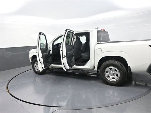 Used 2024 Nissan Frontier S image 39