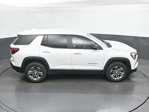 Used 2025 GMC Terrain Elevation AWD/4WD image 32